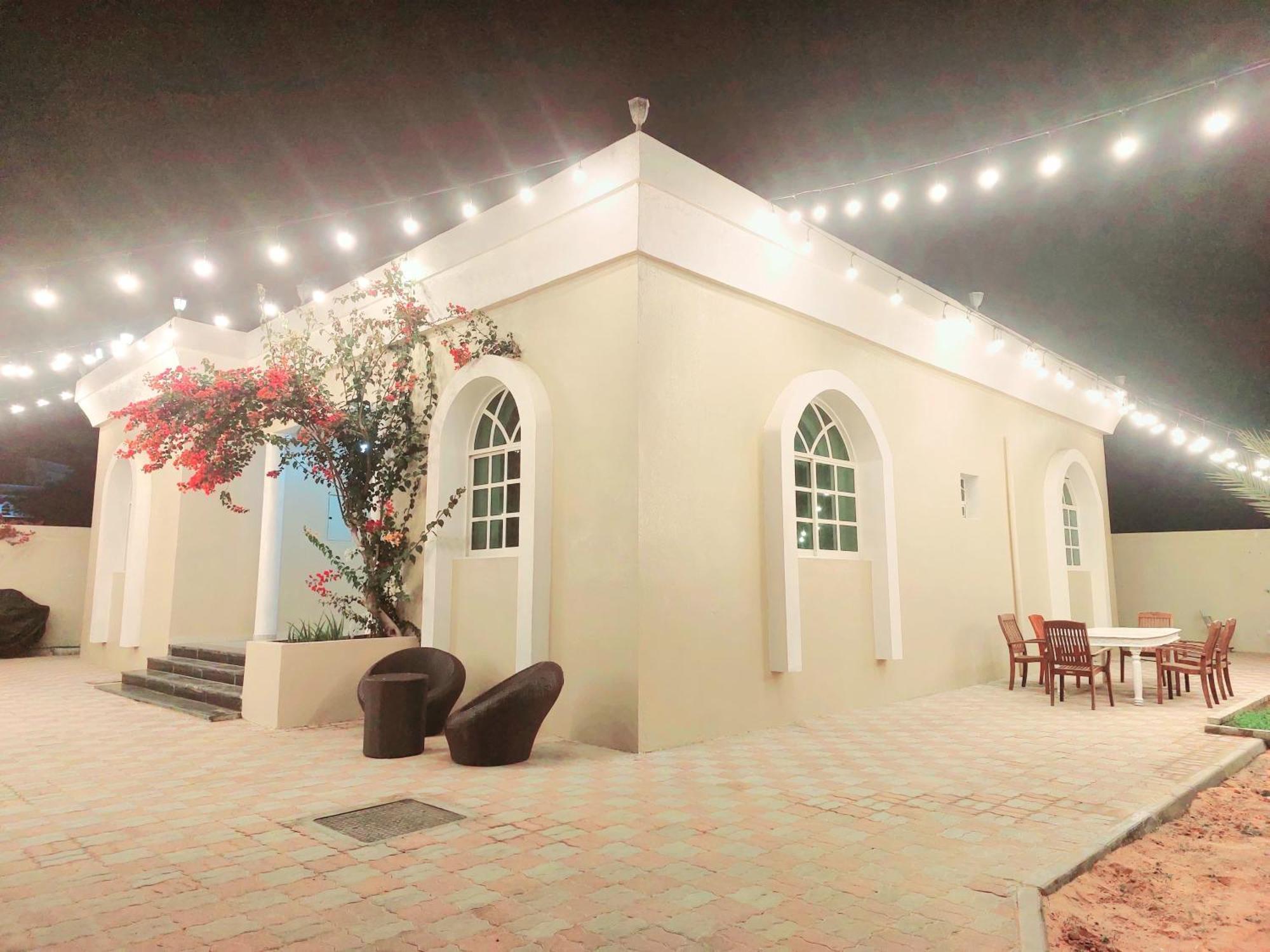 9 Palms Villa *